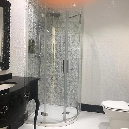 Apartment Luxurious In With Private Swimming Pool&garden *