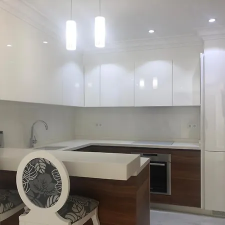 Luxurious In With Private Swimming Pool&garden